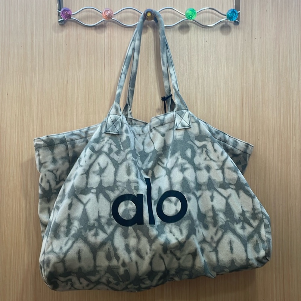Alo Yoga Tote
